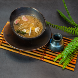 Soupe de scampi, carottes, algues